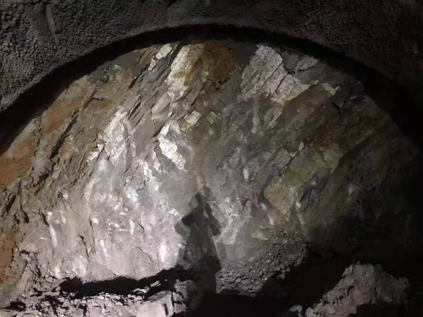 地方紛紛推出“六穩”方案 基建、能源成投資重點