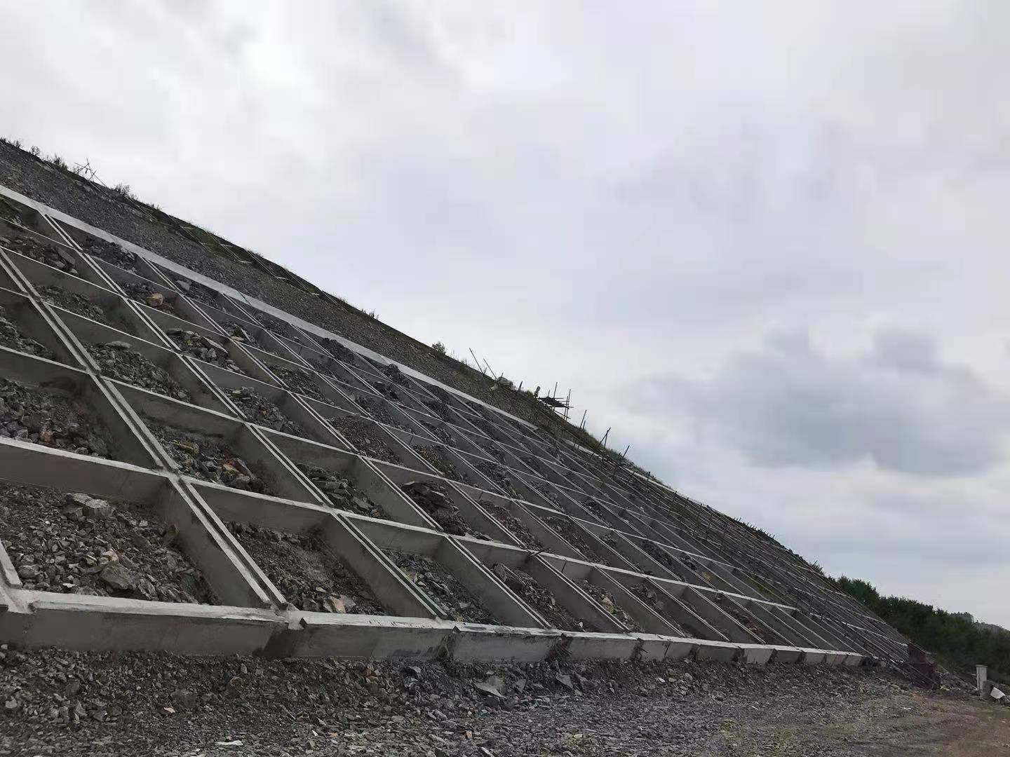 地方紛紛推出“六穩”方案 基建、能源成投資重點